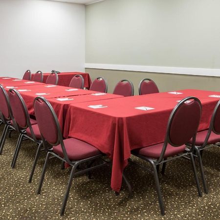 Econo Lodge Inn & Suites Medicine Hat Εξωτερικό φωτογραφία