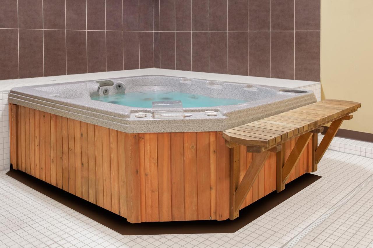 Econo Lodge Inn & Suites Medicine Hat Εξωτερικό φωτογραφία