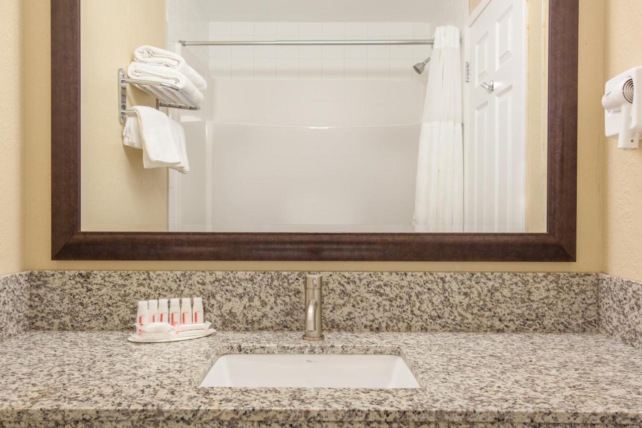 Econo Lodge Inn & Suites Medicine Hat Εξωτερικό φωτογραφία