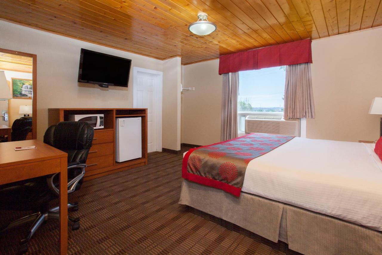 Econo Lodge Inn & Suites Medicine Hat Εξωτερικό φωτογραφία