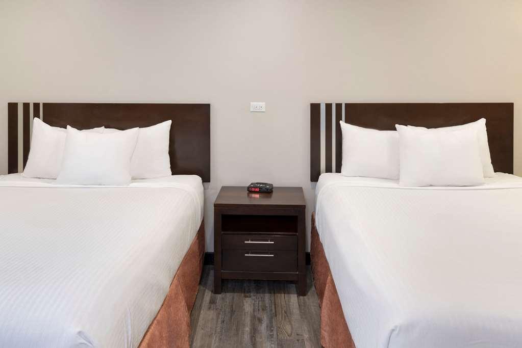 Econo Lodge Inn & Suites Medicine Hat Δωμάτιο φωτογραφία