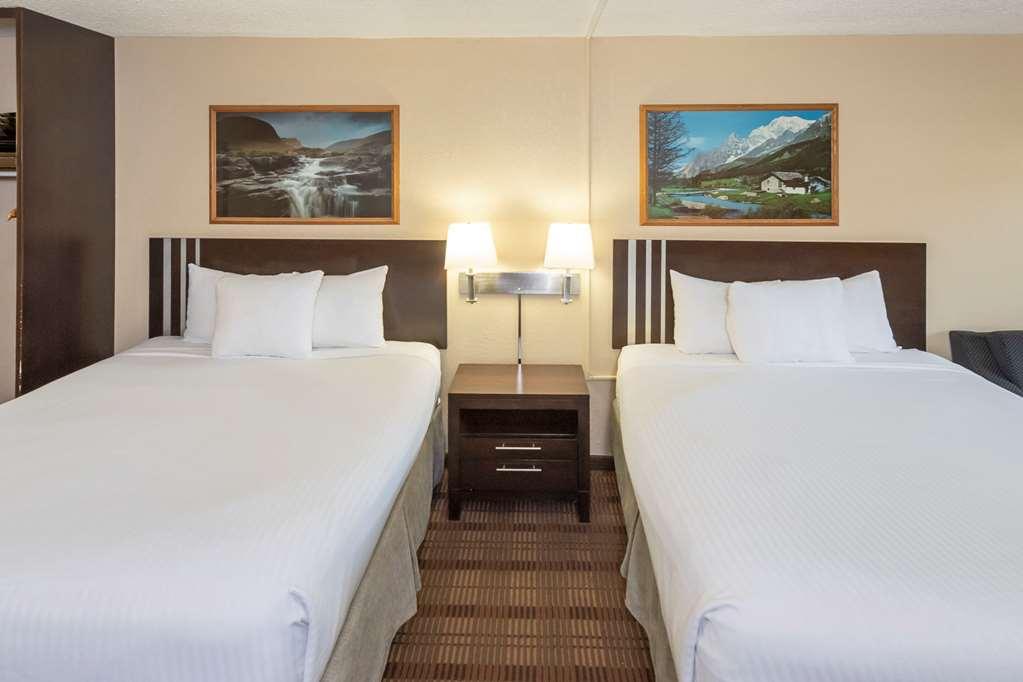 Econo Lodge Inn & Suites Medicine Hat Δωμάτιο φωτογραφία