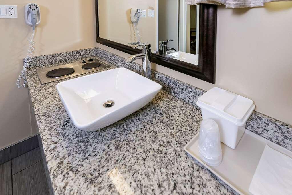 Econo Lodge Inn & Suites Medicine Hat Εξωτερικό φωτογραφία